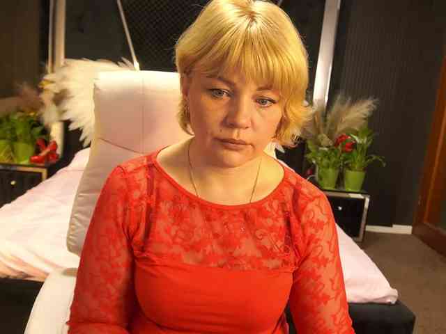 AmiraNight webcam