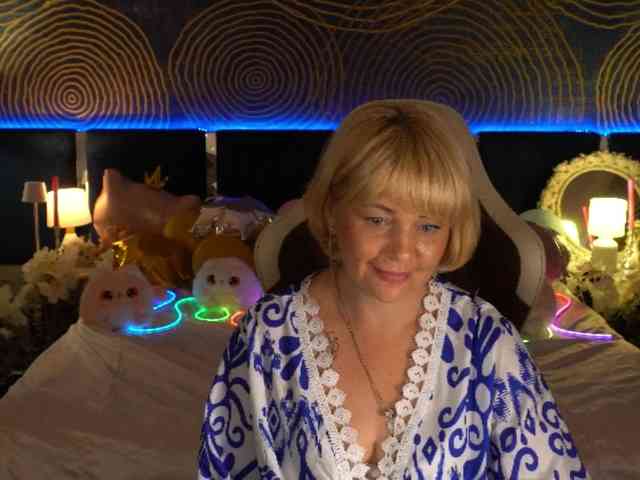 AmiraNight webcam