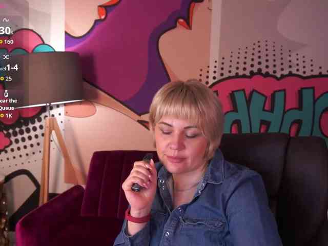 AmiraNight webcam