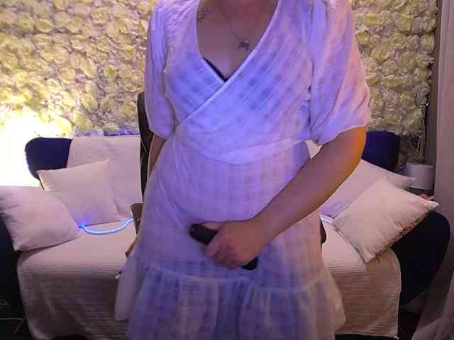 AmiraNight webcam