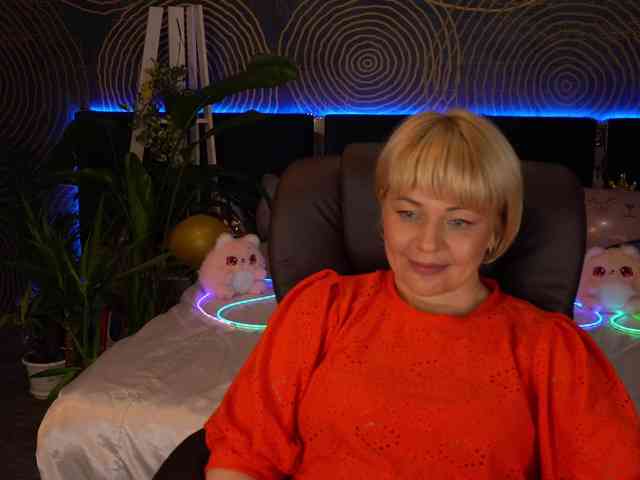 AmiraNight webcam