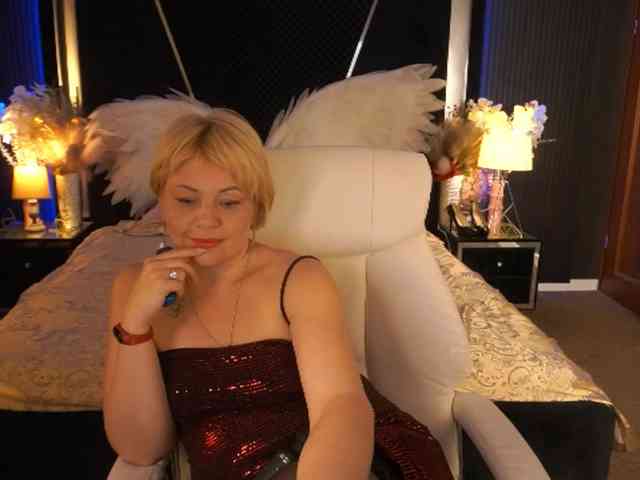 AmiraNight webcam
