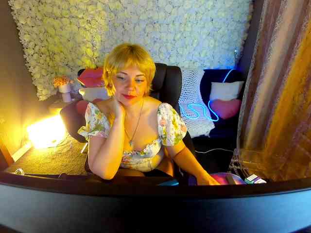 AmiraNight webcam