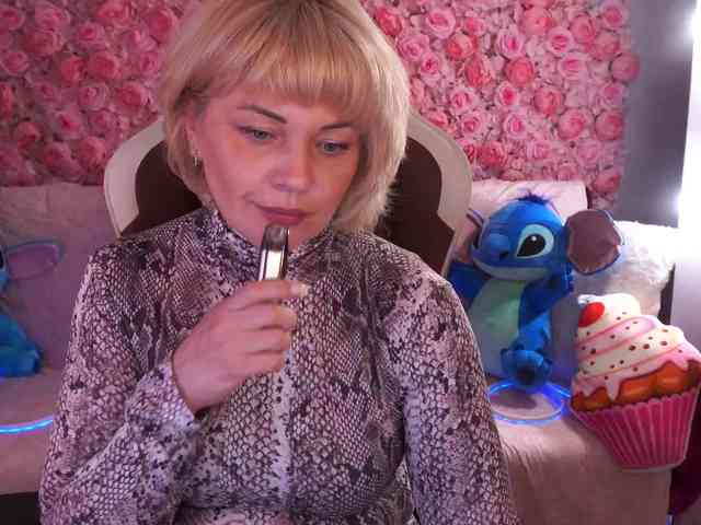 AmiraNight webcam