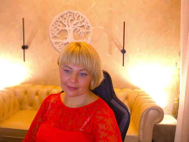 AmiraNight webcam