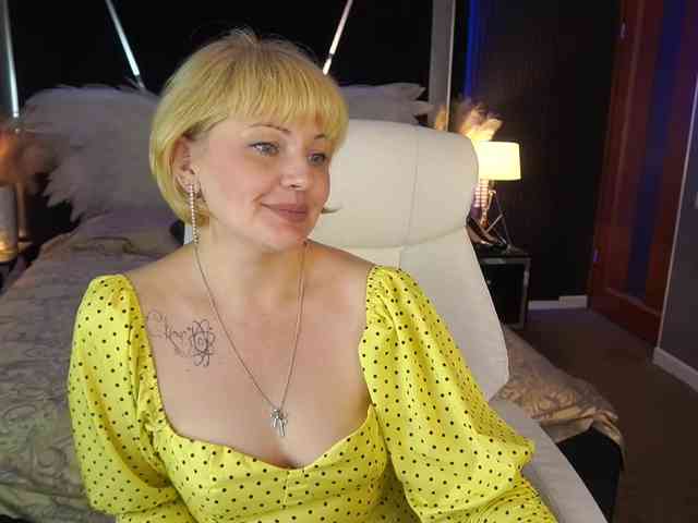 AmiraNight Live Webcam on BongaCams
