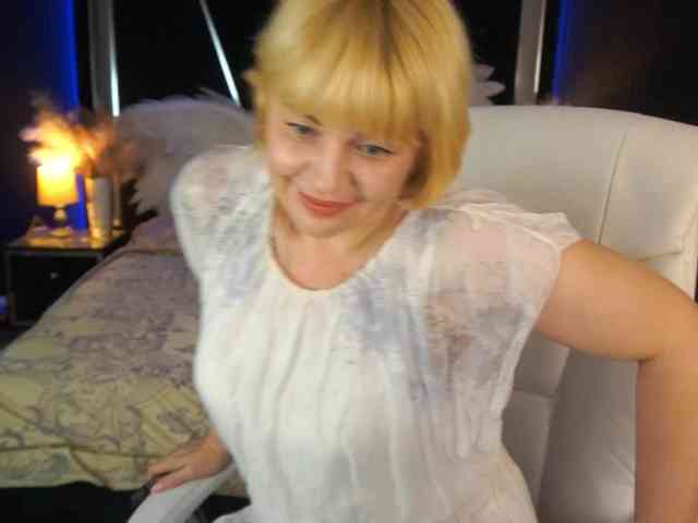 AmiraNight webcam