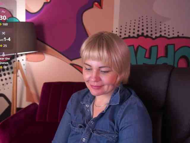 AmiraNight webcam