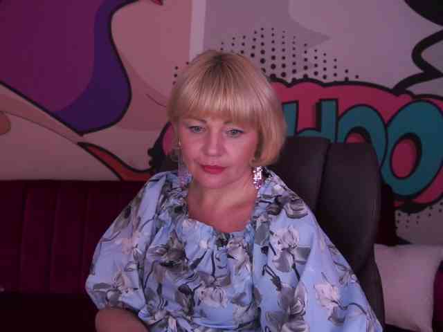 AmiraNight webcam
