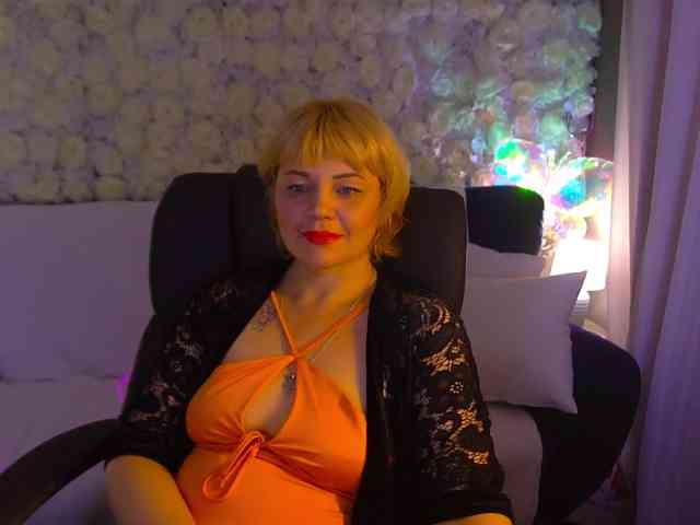 AmiraNight webcam