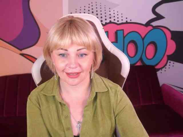 AmiraNight webcam