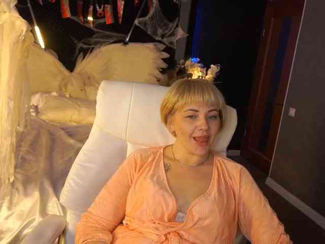 AmiraNight webcam