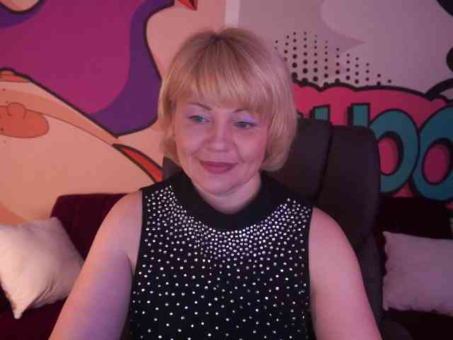 AmiraNight webcam