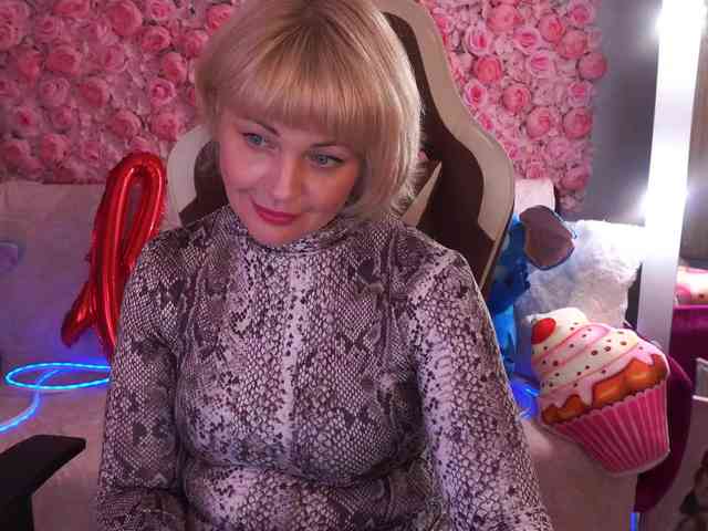 AmiraNight webcam