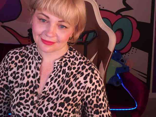 AmiraNight webcam
