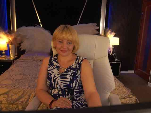 AmiraNight webcam