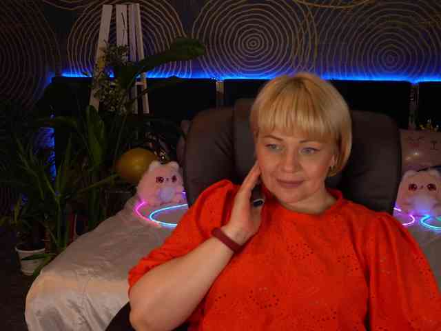 AmiraNight webcam