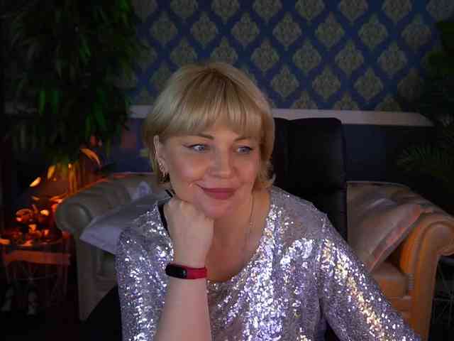 AmiraNight webcam