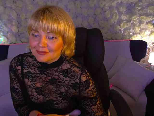 AmiraNight webcam