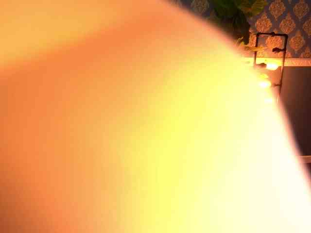 AmiraNight webcam