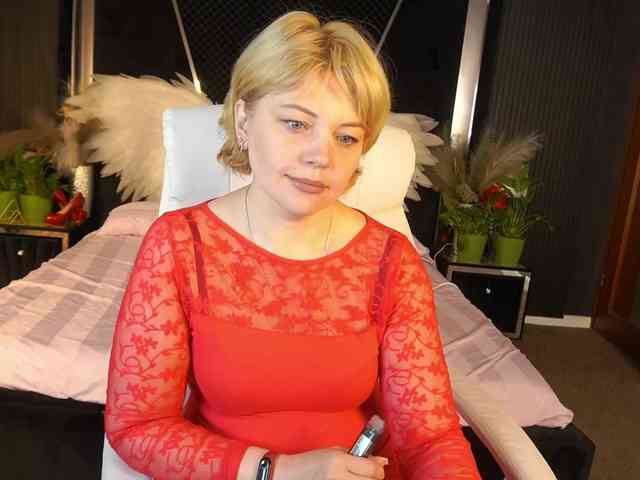 AmiraNight webcam