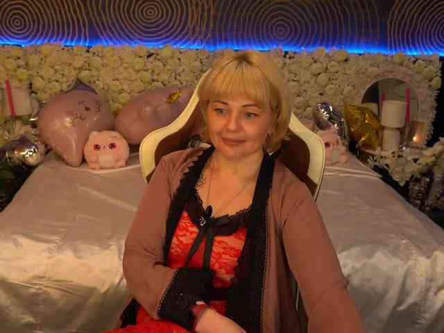 AmiraNight webcam