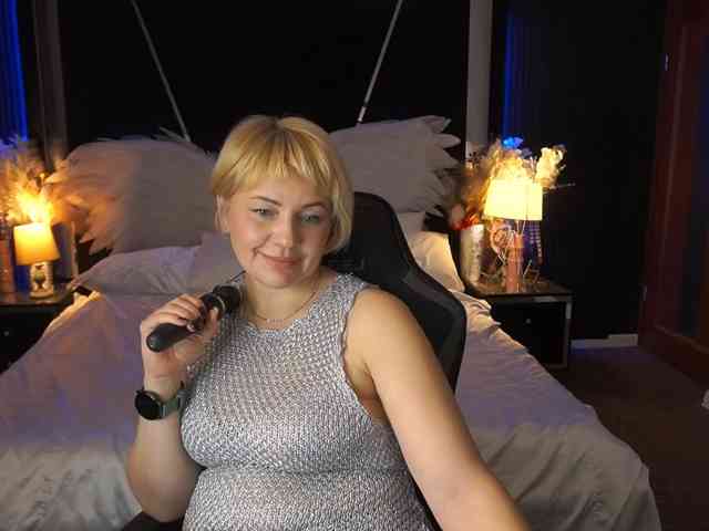 Вебкам-шоу AmiraNight