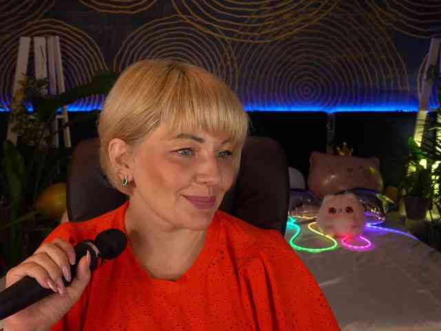 AmiraNight webcam