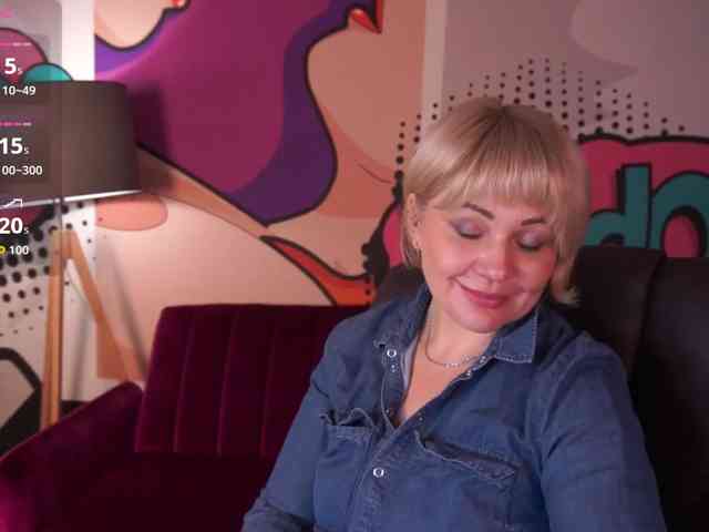 AmiraNight webcam