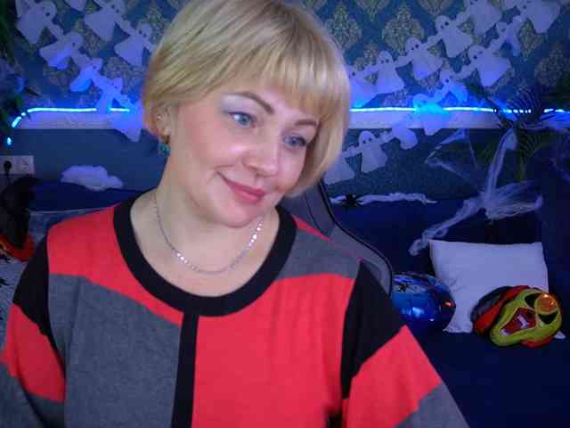 AmiraNight webcam