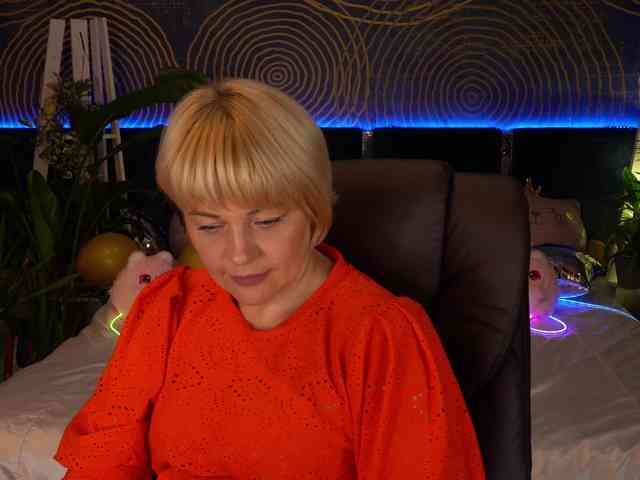 AmiraNight webcam