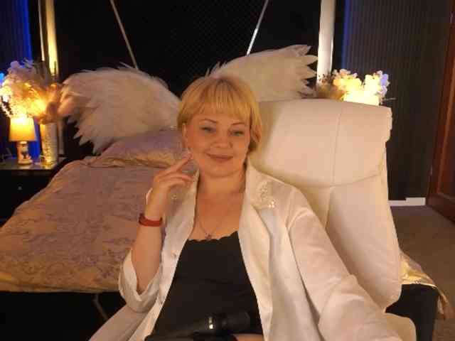 AmiraNight webcam