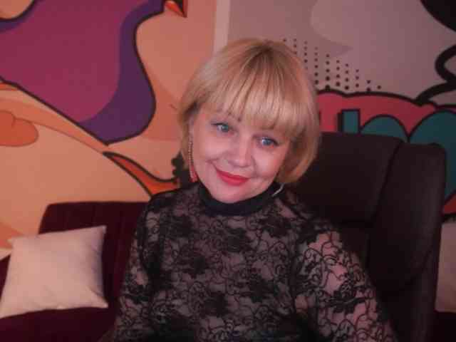 AmiraNight webcam