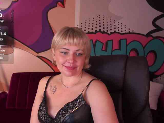 AmiraNight webcam