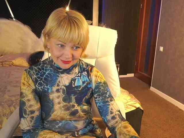 AmiraNight webcam
