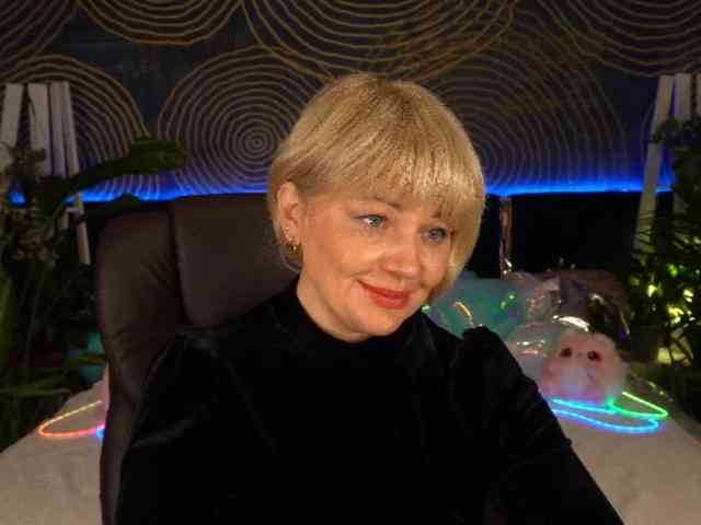 AmiraNight webcam