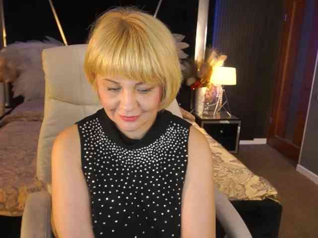 AmiraNight Sex Cam Show