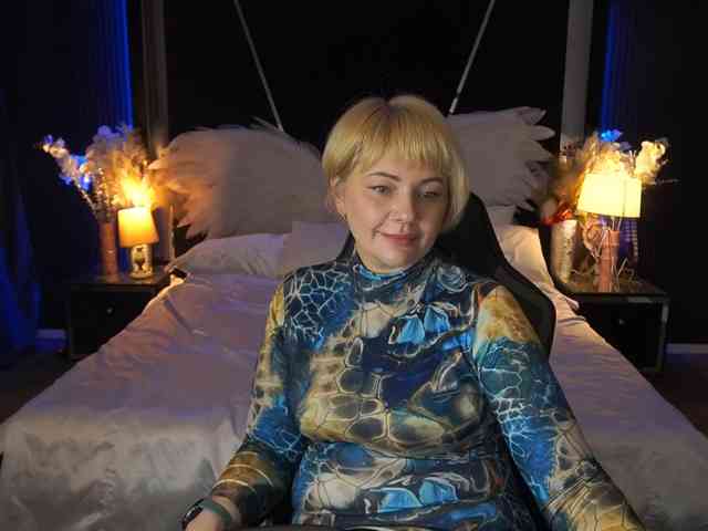 Вебкам-шоу AmiraNight