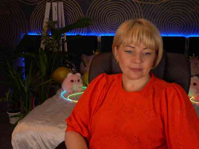 AmiraNight webcam