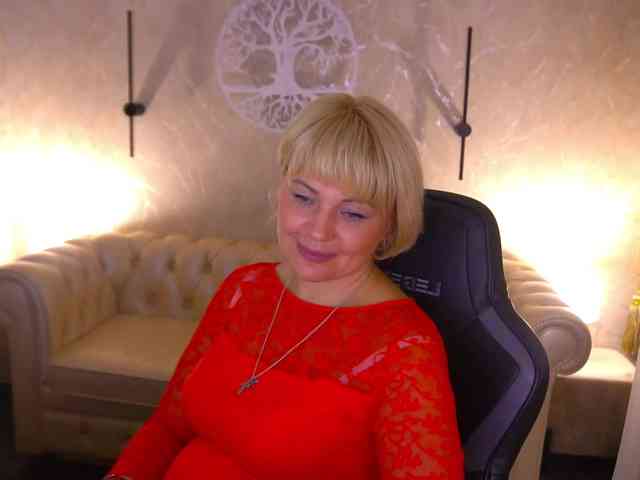 AmiraNight webcam