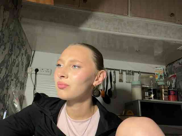 Model: enchanty-shawty