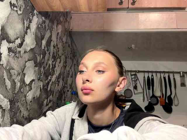 Model: enchanty-shawty