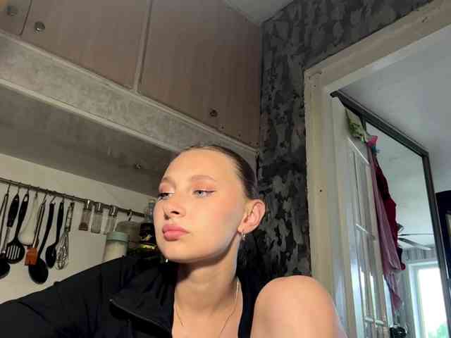 Model: enchanty-shawty