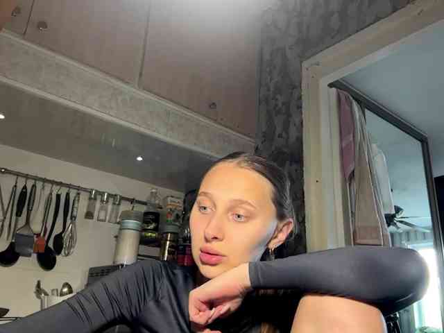 Model: enchanty-shawty