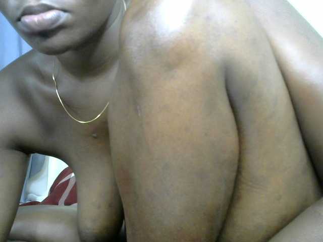 Valentine01 live cam on BongaCams