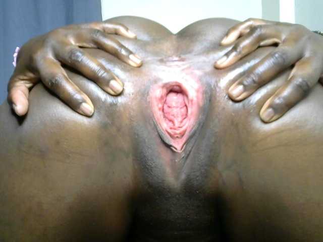 Valentine01 live cam on BongaCams