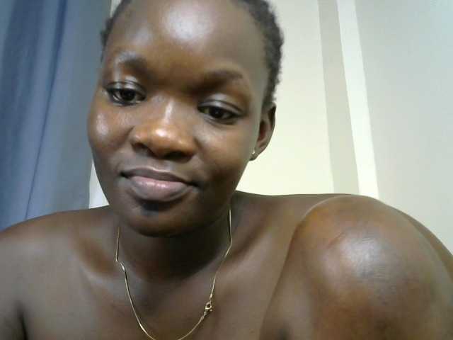 Valentine01 live cam on BongaCams