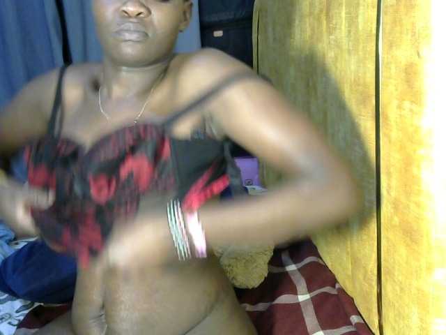 Valentine01 live cam on BongaCams