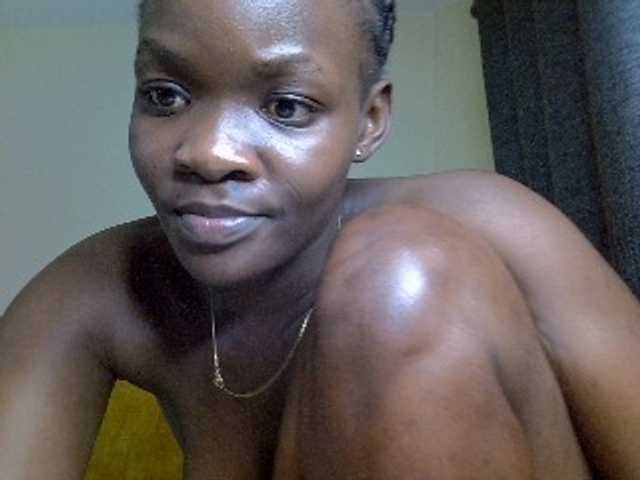 Valentine01 live cam on BongaCams