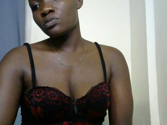 Valentine01 live cam on BongaCams
